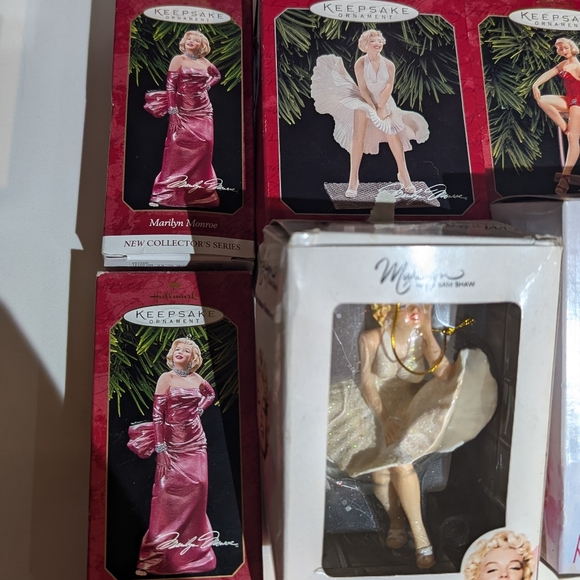 Marilyn Monroe Christmas Ornament variety in Boxes - Picture 2 of 5